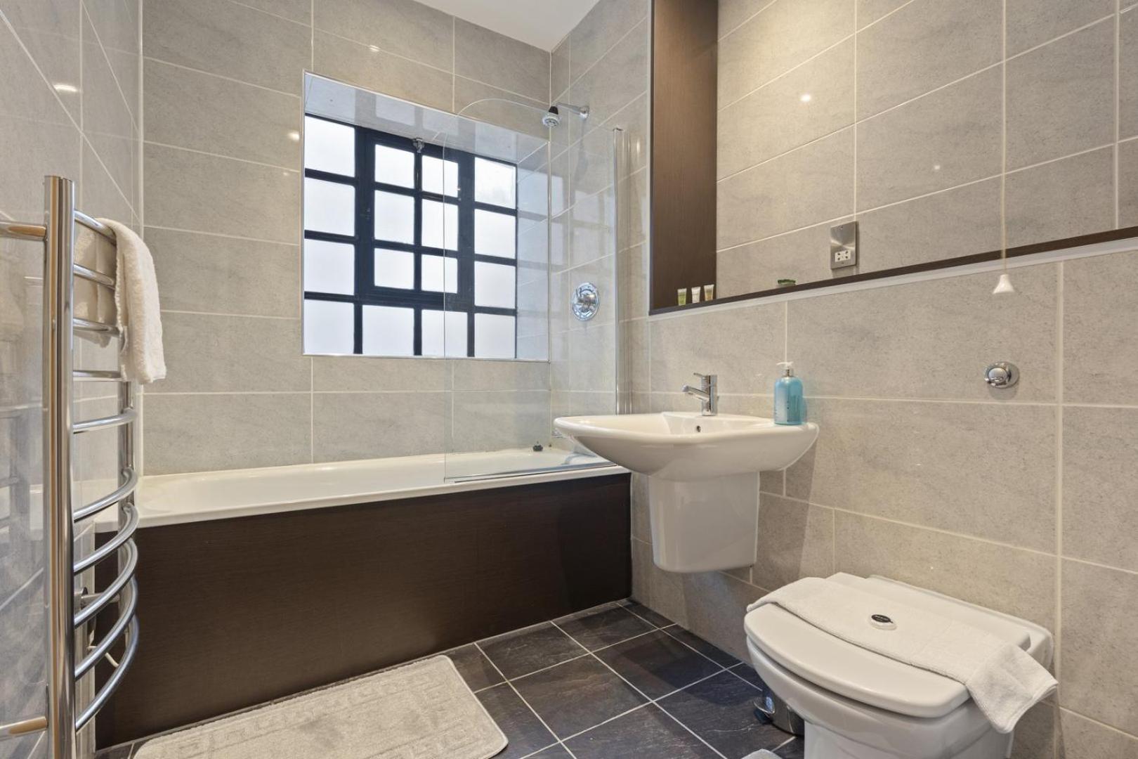 Bright 1-bed In *